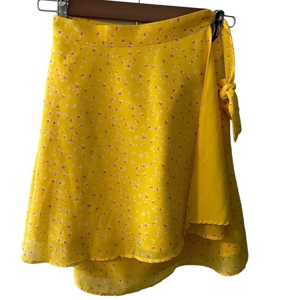 Forever 21 wrap waist chiffon yellow floral skirt size Small